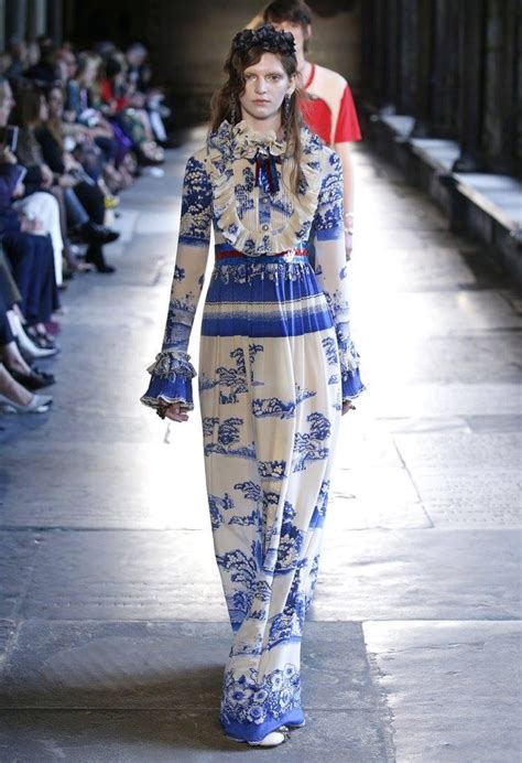 magliette gucci femmine 2017 fiori|gucci runway dresses 2017.